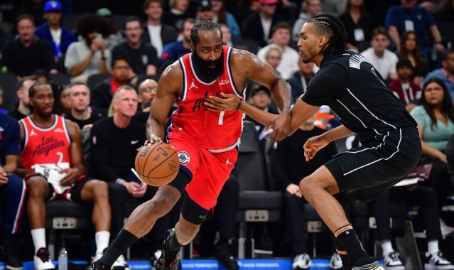 世界杯高清赛事平台入口-搞笑，快船队解说员给一位即将吃掉自己推文的纸条的球迷提了建议