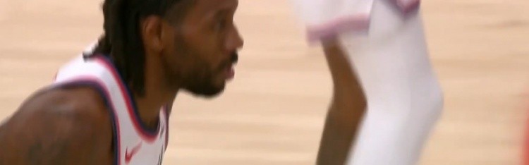 世界杯官方直播软件下载中心官网-探囊取物！伦纳德冲击内线抛投得手 完成连续55场得分20+