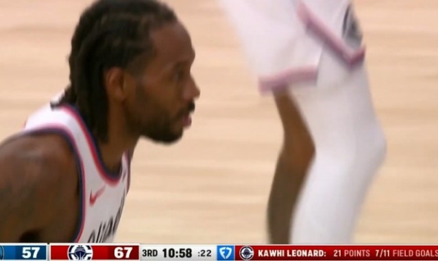 世界杯官方直播软件下载中心官网-探囊取物！伦纳德冲击内线抛投得手 完成连续55场得分20+