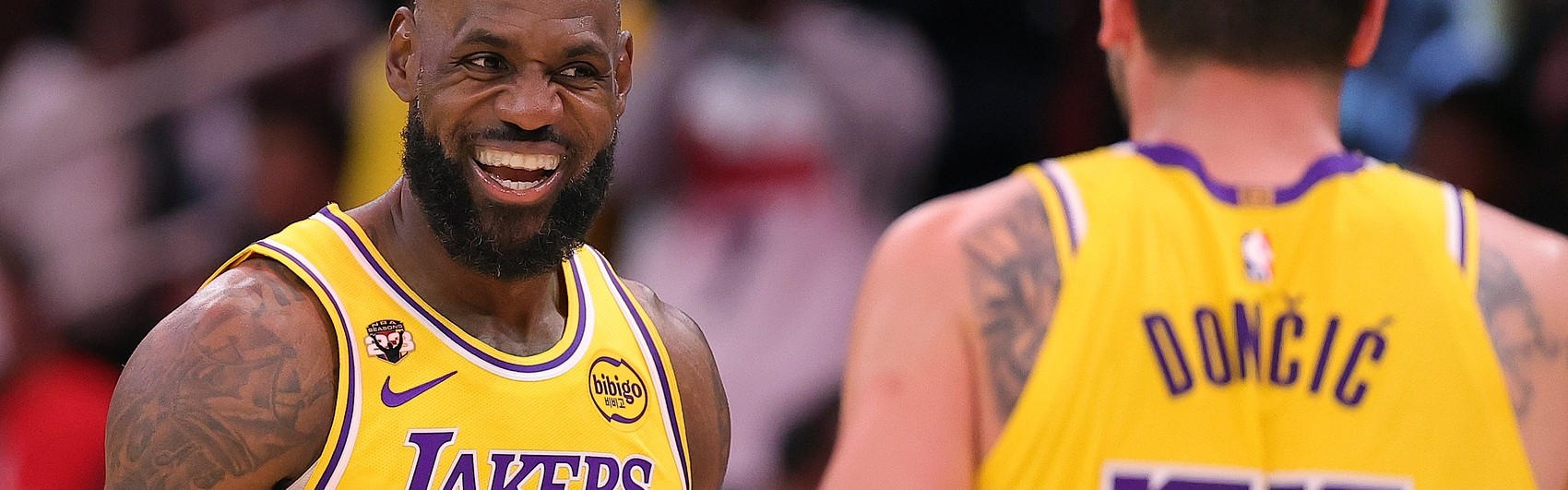 世界杯官方直播软件下载中心官网-41岁14中13！球权使用率生涯新低&amp;防守拉满 老詹复出后湖人真滴强