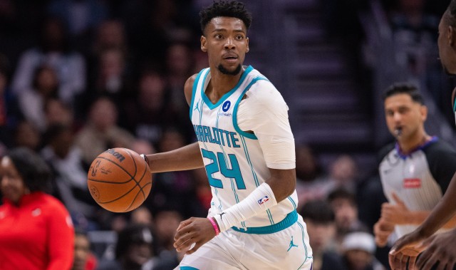 世界杯官方直播软件下载中心官网-各种铁还投得多！米勒全场手感冰凉 两分球7中0&amp;三分7中2