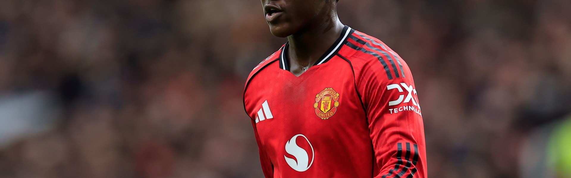 世界杯官方直播软件下载中心官网-四倍薪水！英媒：曼联计划四倍薪水续约梅努，后者现周薪仅2.5万